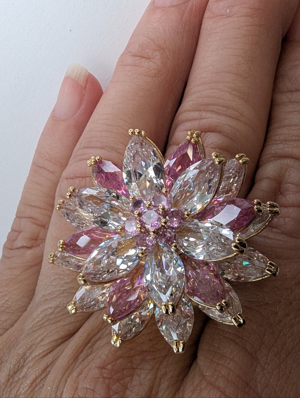 EC GLASS CRYSTAL GOLD TONE RING - Picture 2 of 7
